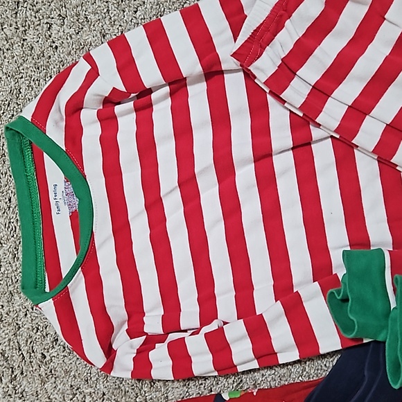 Kids size 8 Christmas pajama set bundle - Picture 3 of 5